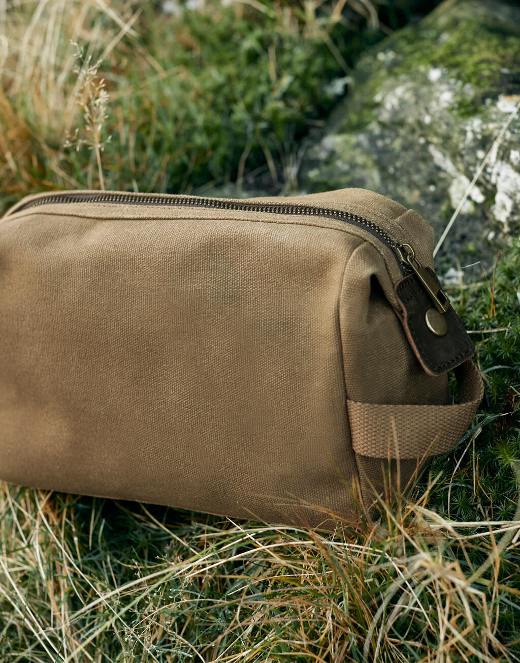Heritage Waxed Canvas Wash Bag - Vue 2