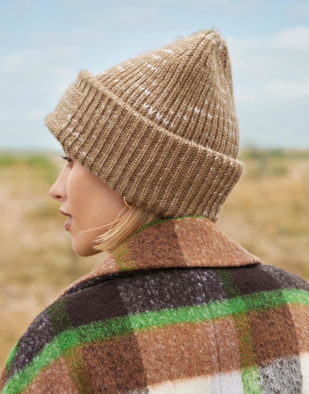 Chunky Knitted Patch Beanie - Vue 3