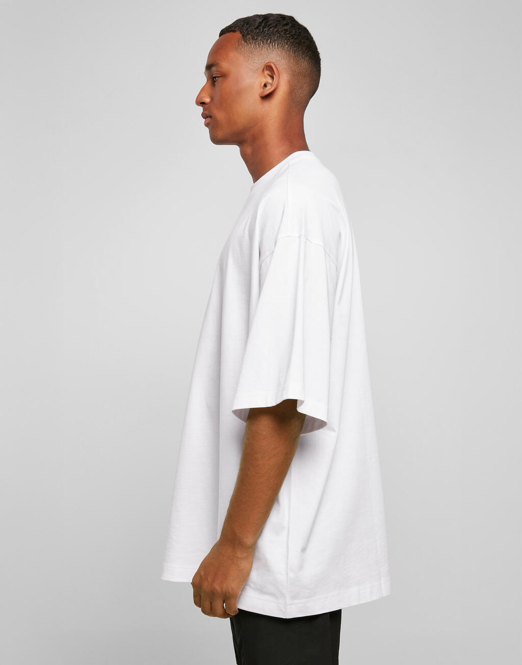 Huge Tee - Vue 3