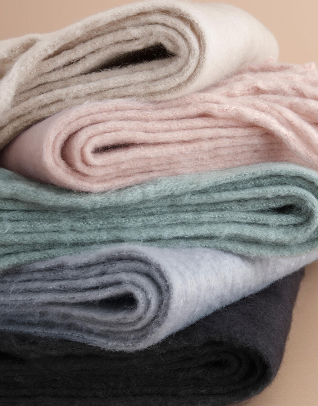 Fluffy Scarf - Vue 5