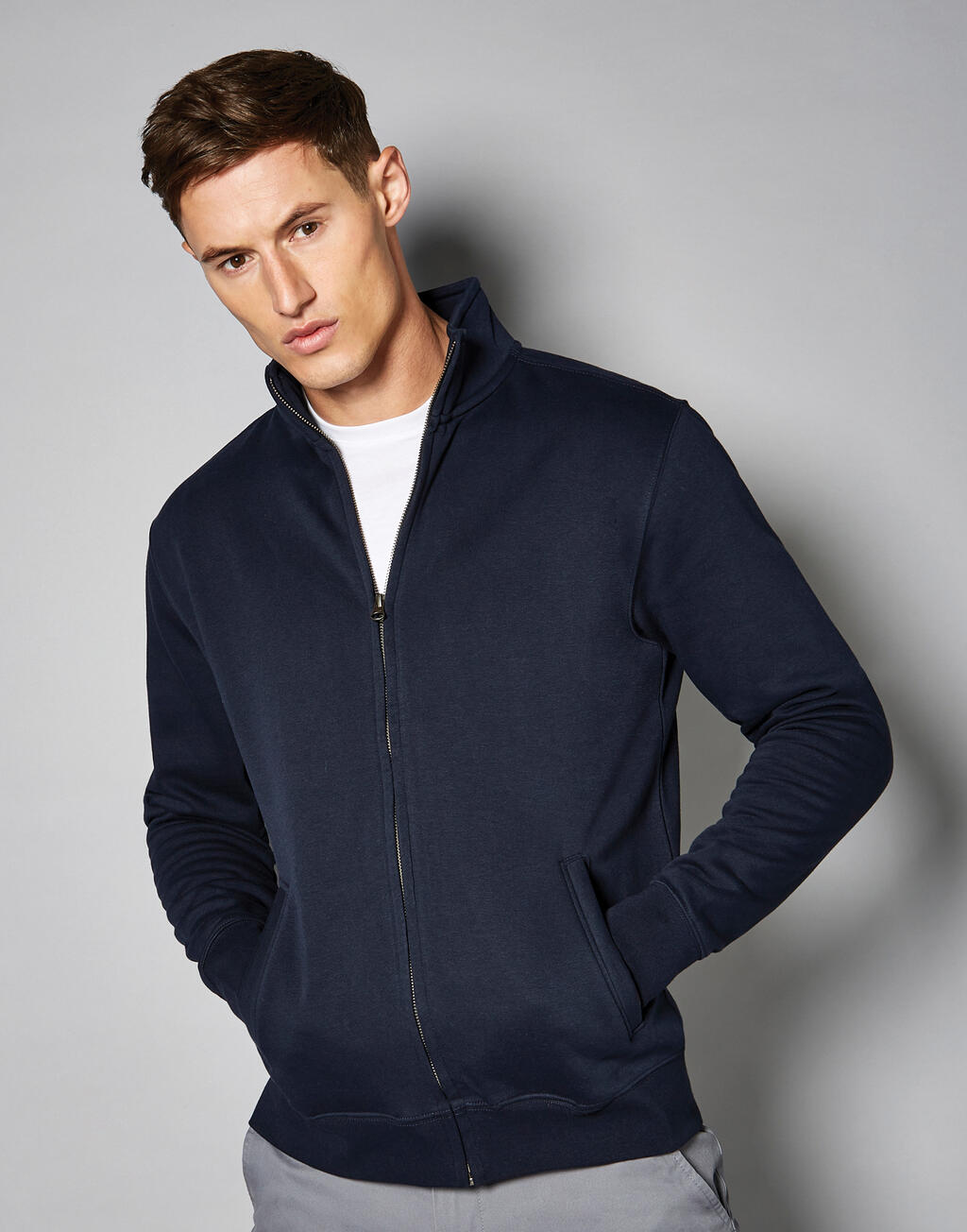 Regular Fit Zipped Sweatshirt - Vue 2
