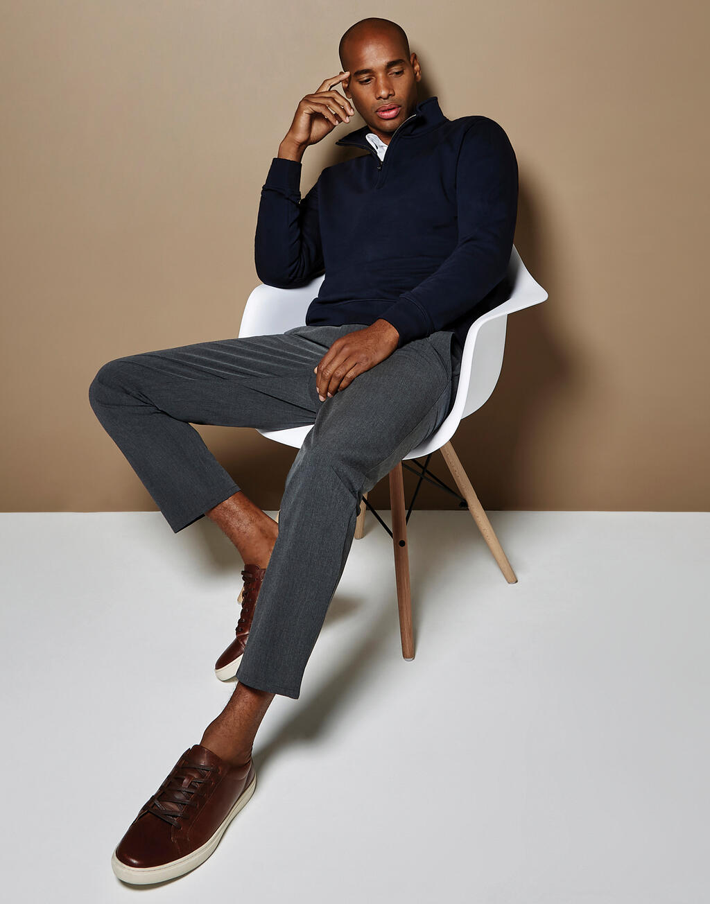 Regular Fit 1/4 Zip Sweatshirt<P/> - Vue 5
