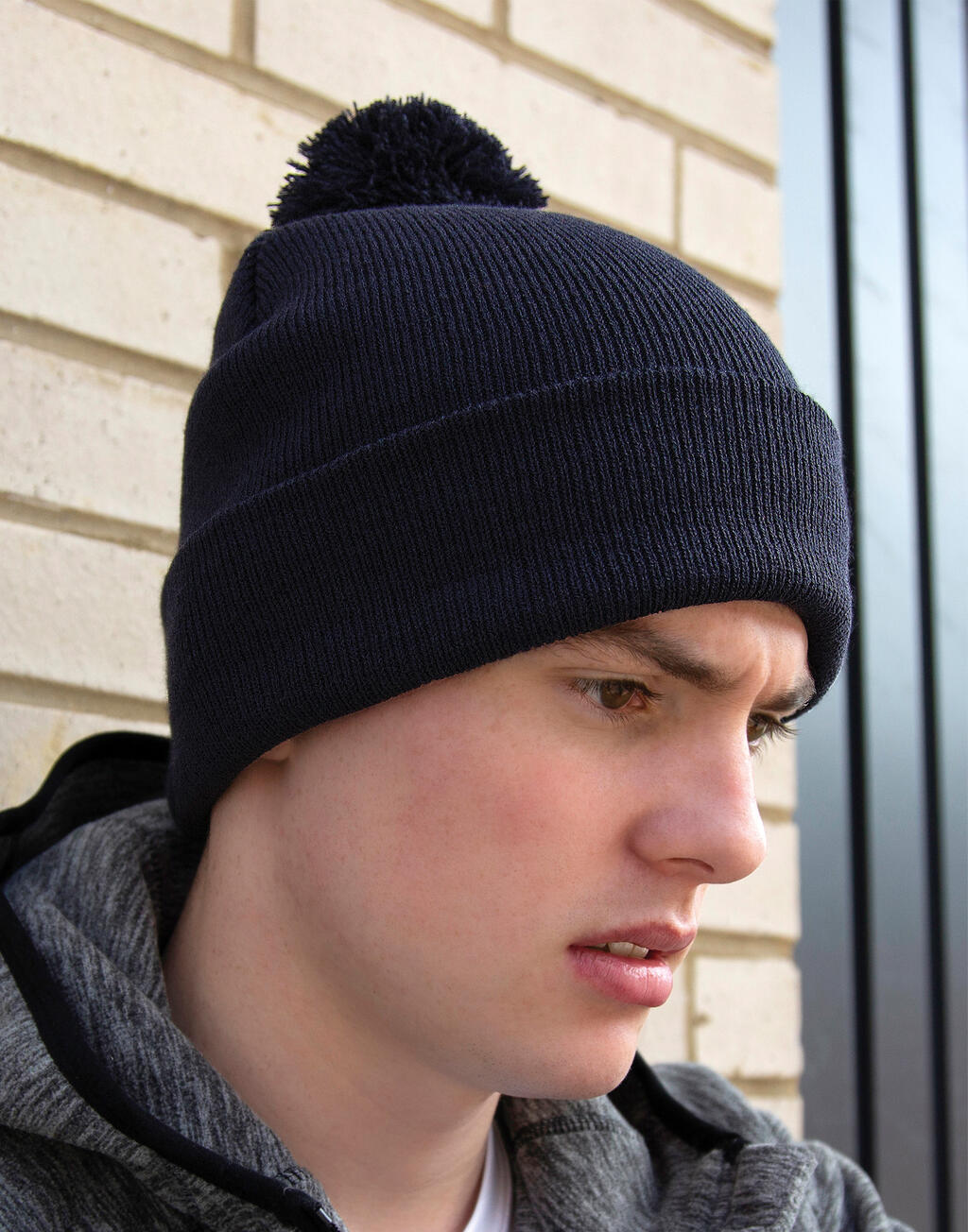 Pom Pom Beanie - Vue 2