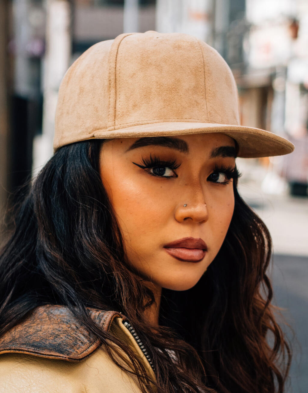 Suede Leather Snapback - Vue 3
