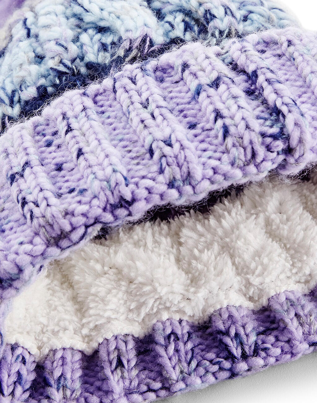 Corkscrew Pom Pom Beanie - Vue 2