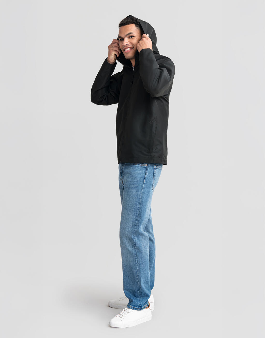 Essential Weather Shell Jacket - Vue 3