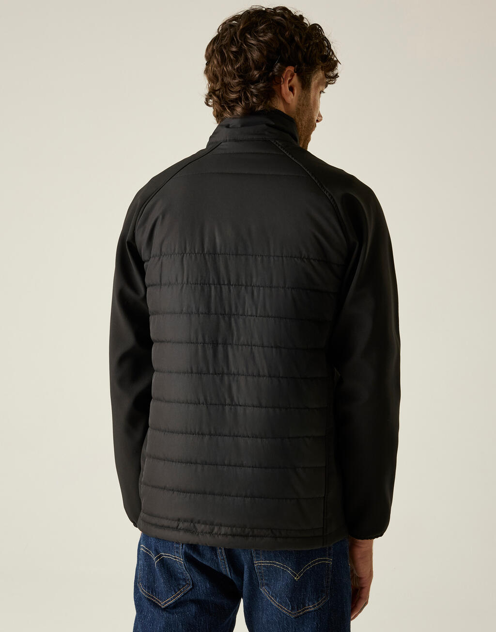 Pro Universal Jacket - Vue 3