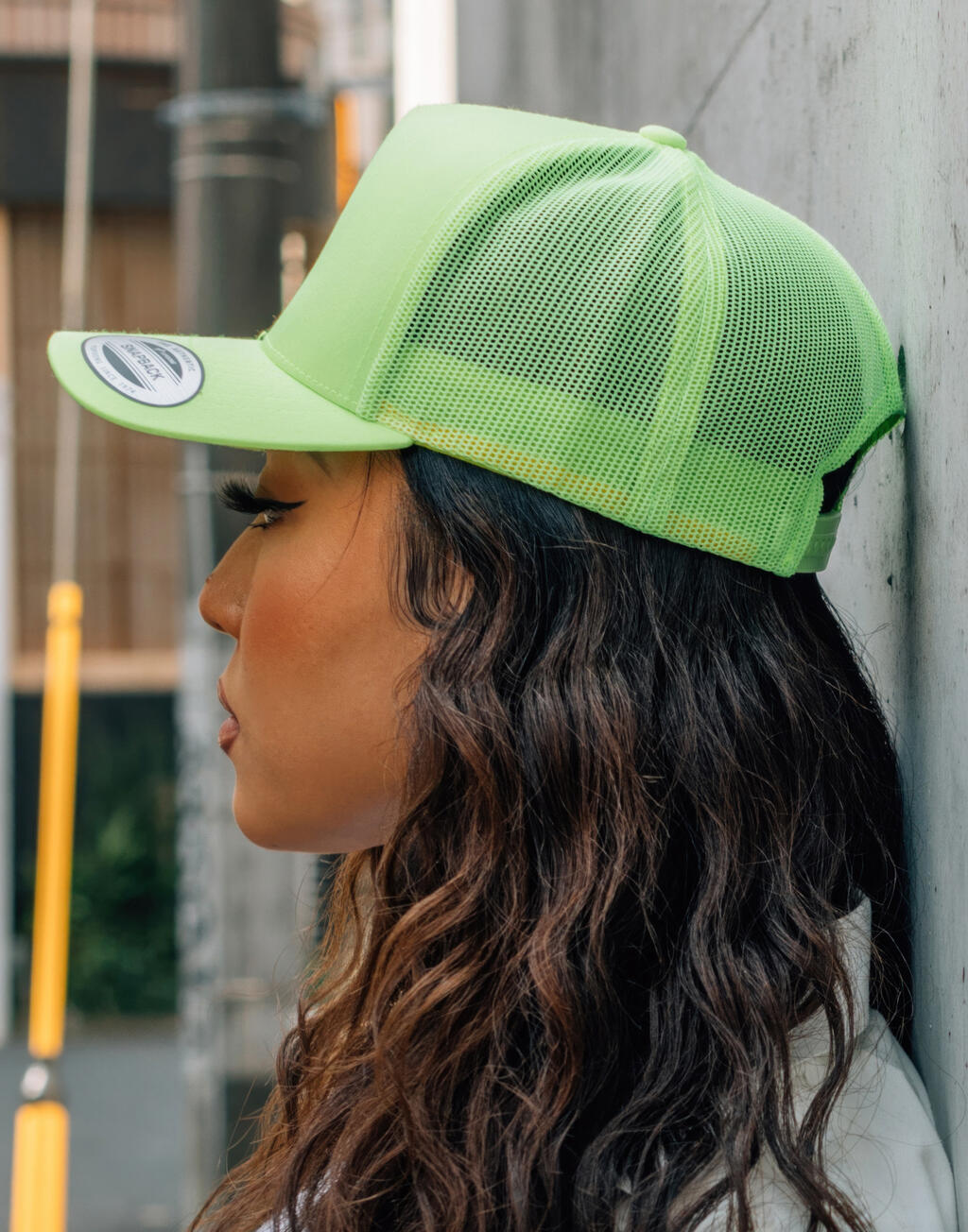 Neon Retro Trucker - Vue 3