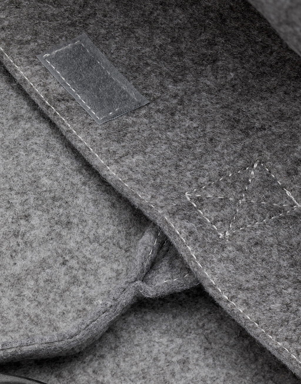 Pocket Felt Shopper - Vue 3