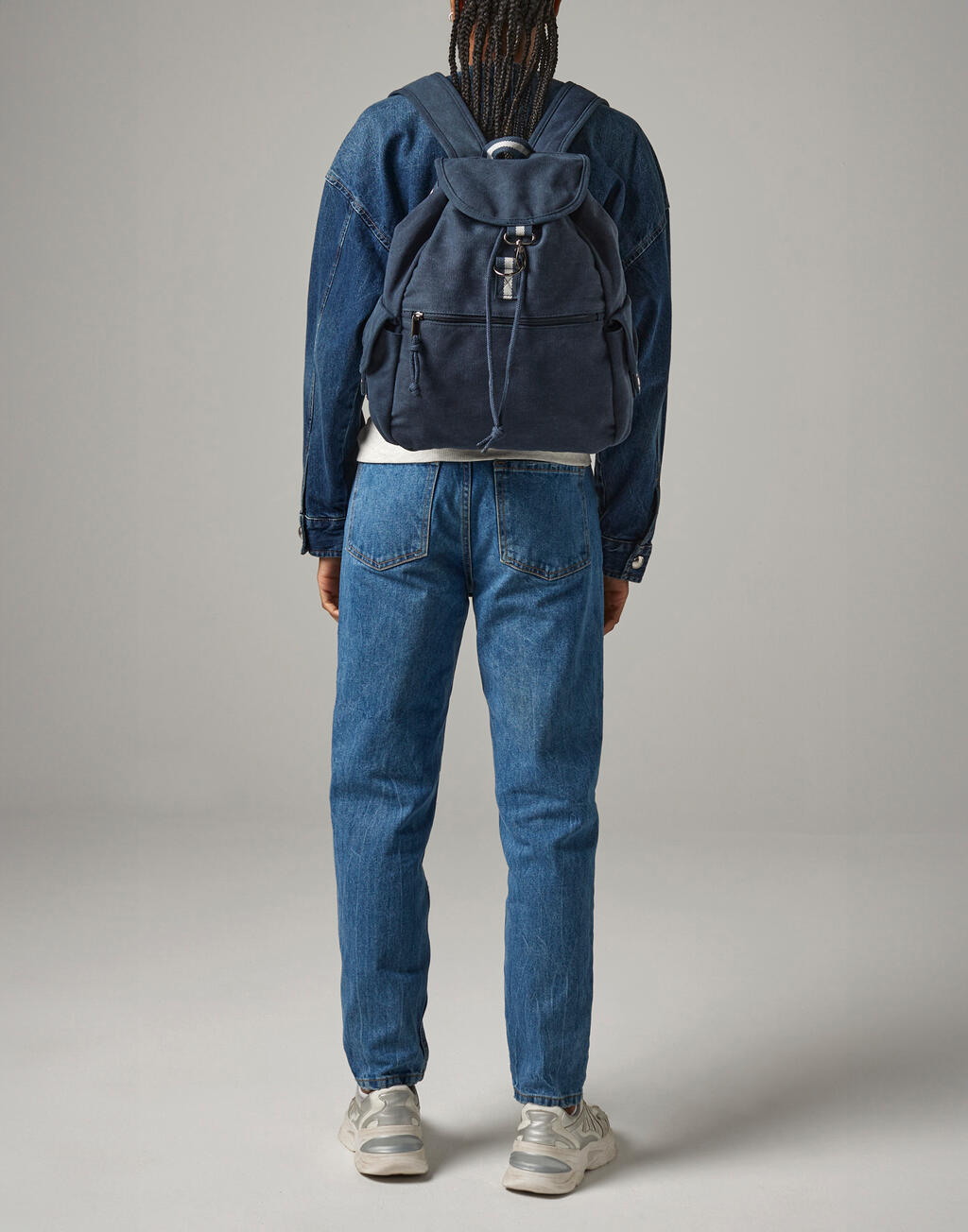 Vintage Canvas Backpack - Vue 3