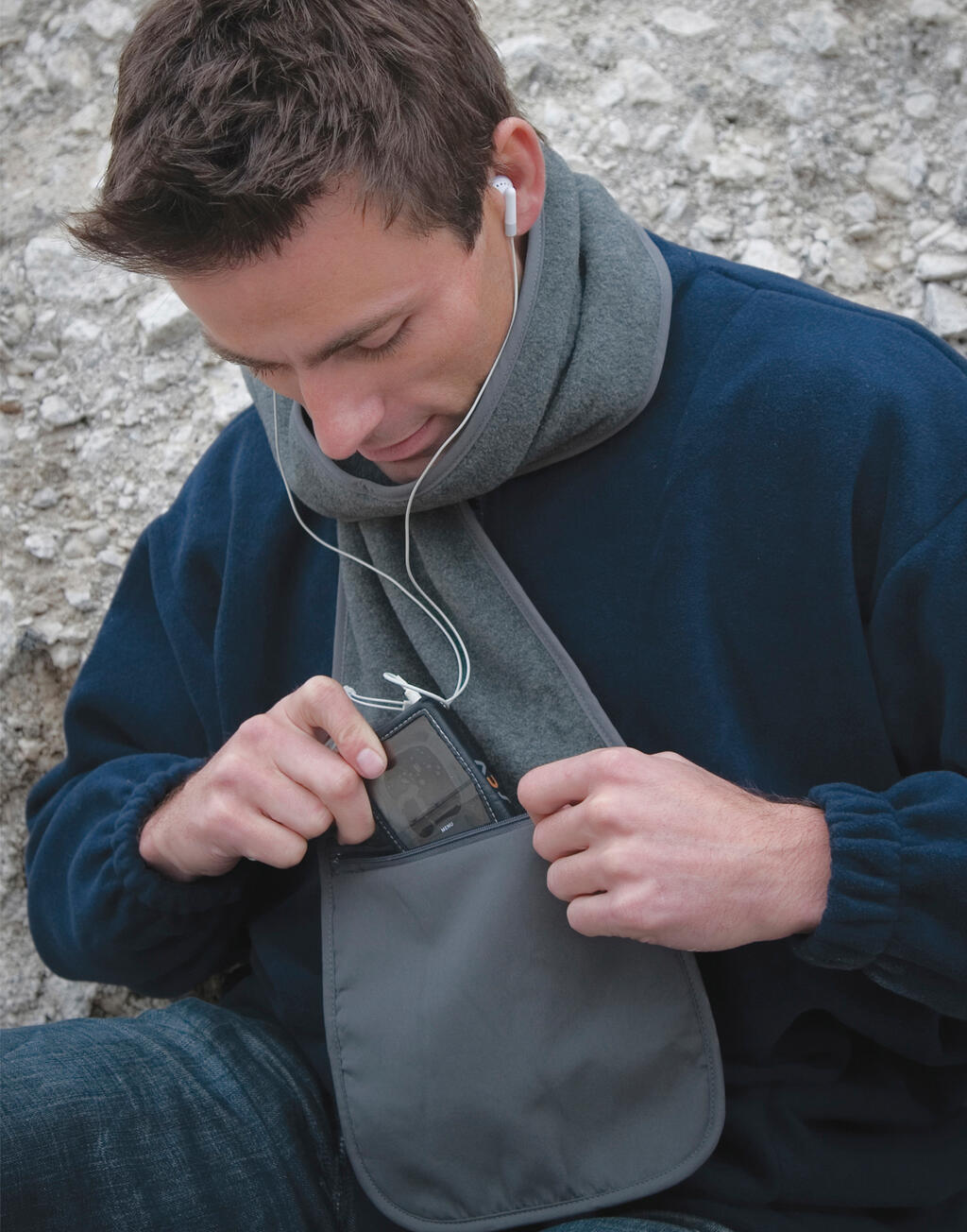 Fleece Scarf with Pocket - Vue 2