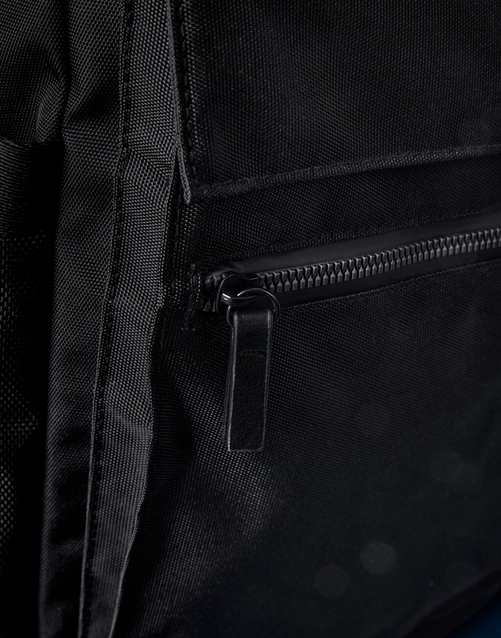 Axis Roll-Top Backpack - Vue 2
