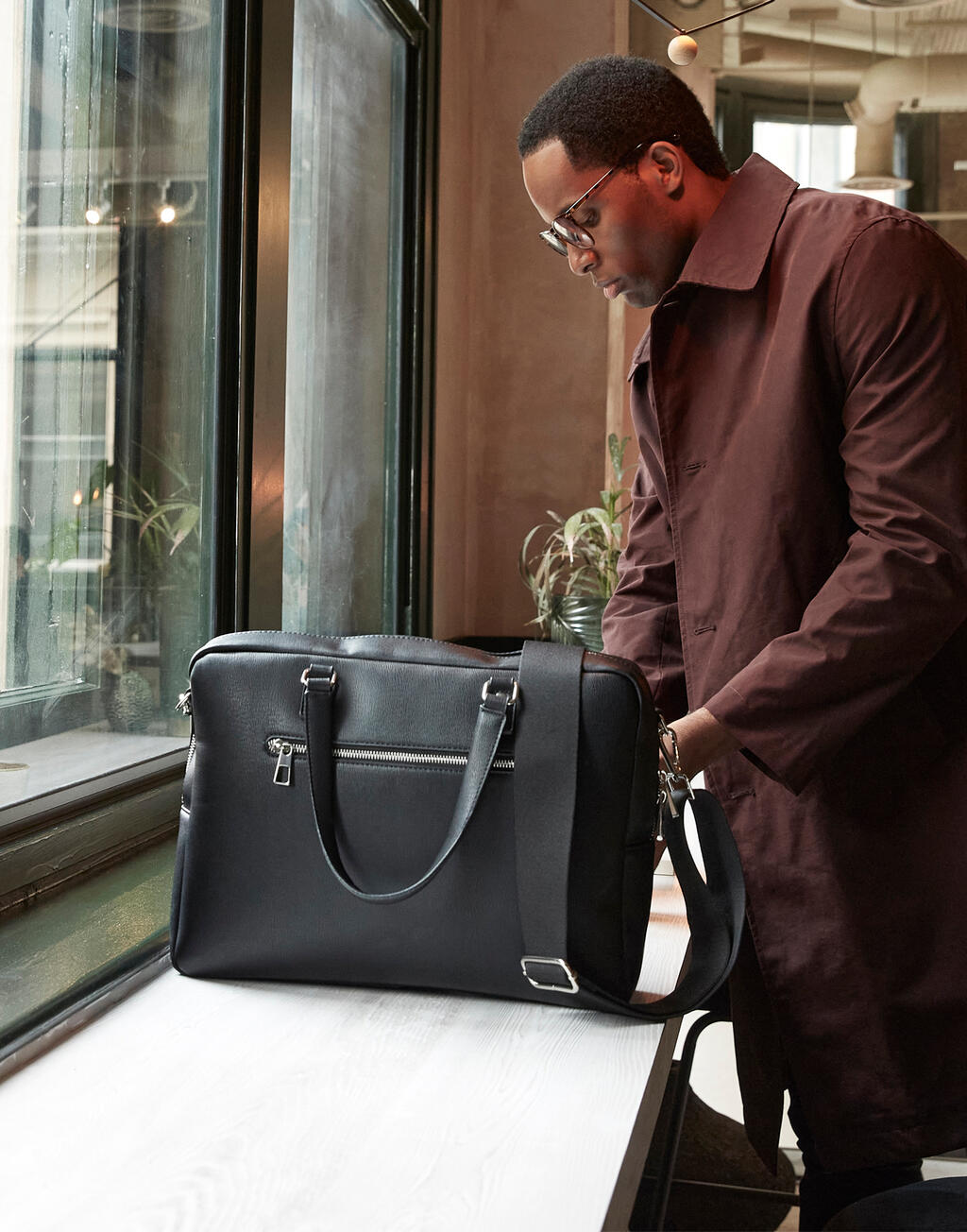 Tailored Luxe Briefcase - Vue 3