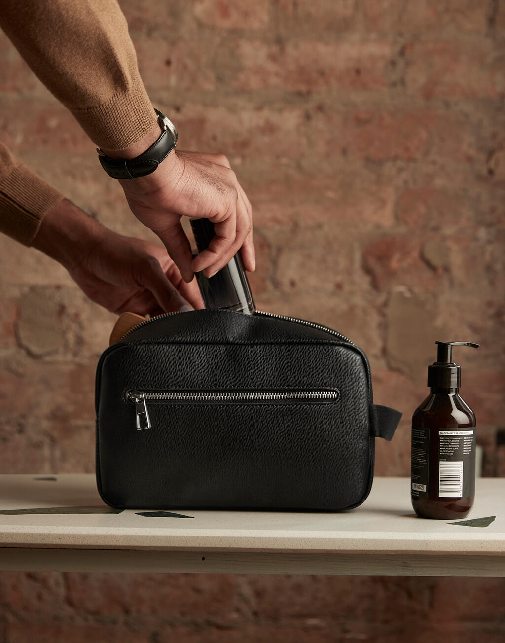 Tailored Luxe Wash Bag - Vue 2