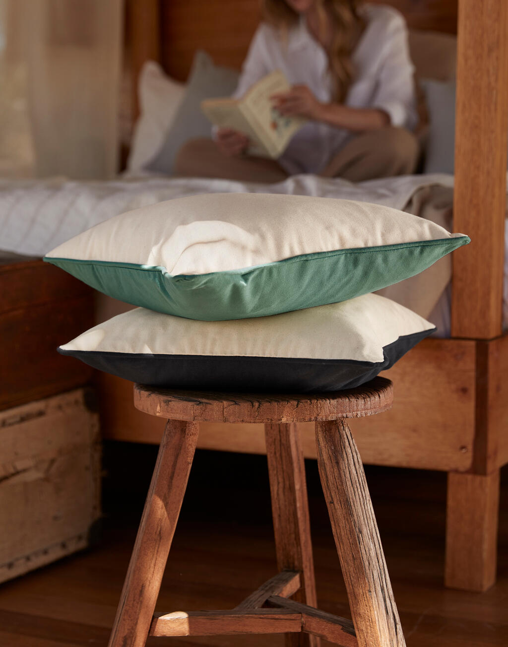 Fairtrade Cotton Piped Cushion Cover - Vue 2