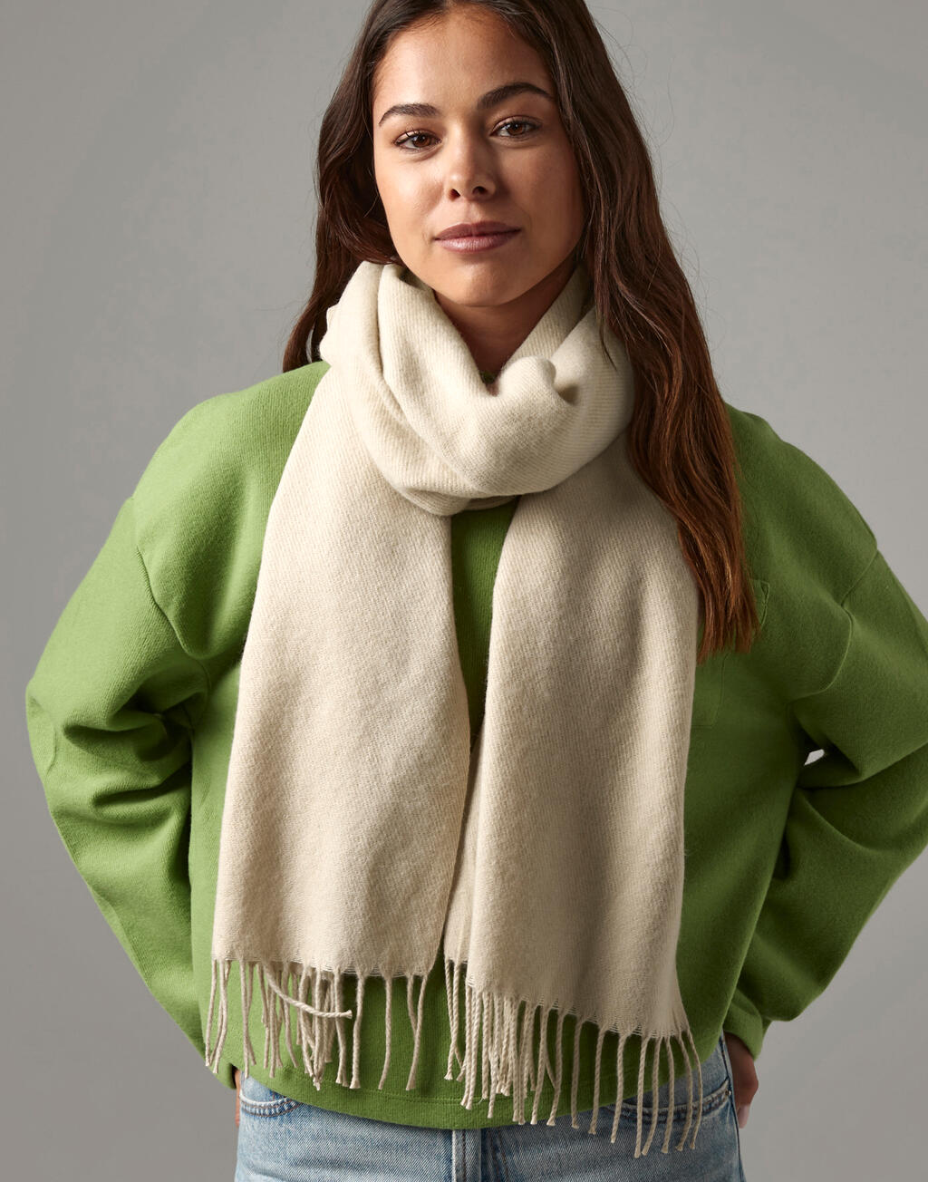 Classic Woven Scarf - Vue 3