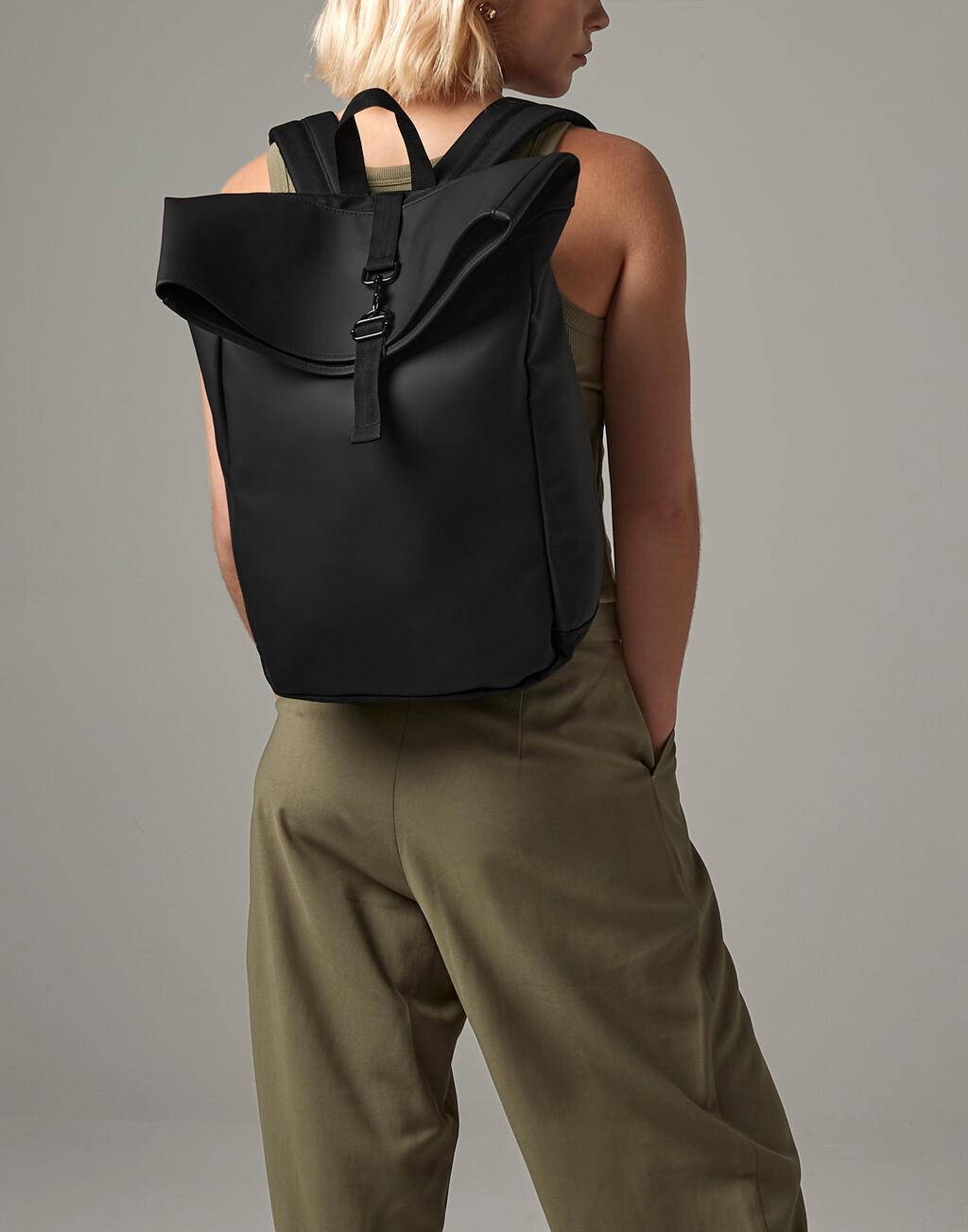 Matte PU Rolltop Backpack - Vue 4