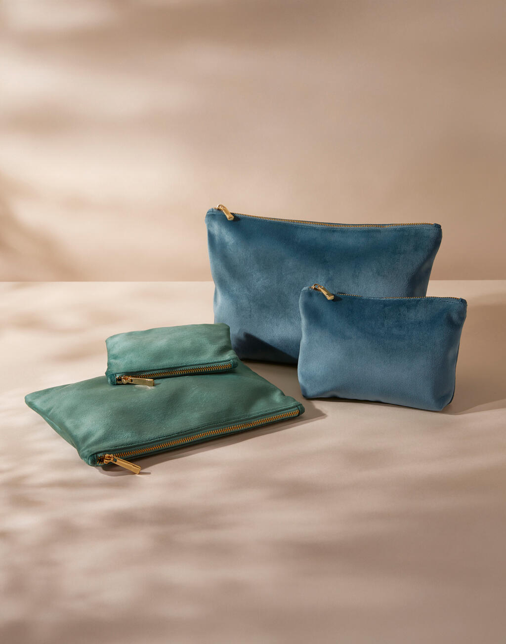 Velvet Accessory Bag - Vue 3